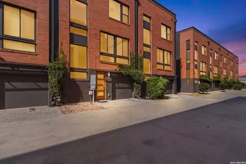 318 W Grayson St #303, San Antonio, TX 78212