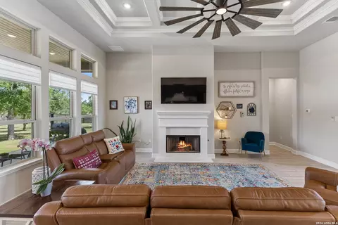 527 James Way, Castroville, TX 78009