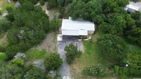 6020 Apache Moon, Spring Branch, TX 78070 photo 4