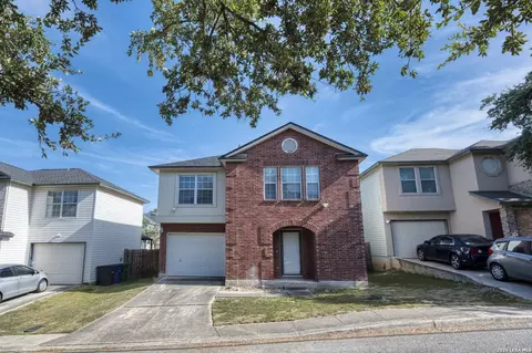 10111 Trailhead Pass, San Antonio, TX 78251