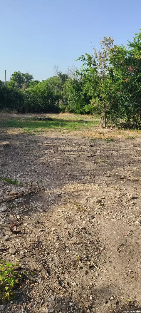 2225 W Martin St, San Antonio, TX 78207