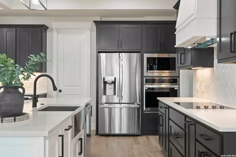 Kitchen - 333 Eagle Rock Rd, Spring Branch, TX 78070 photo 2 of 7
