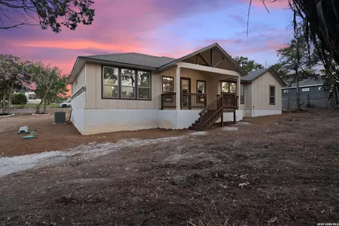 Exterior - 333 Eagle Rock Rd, Spring Branch, TX 78070 photo 9 of 10