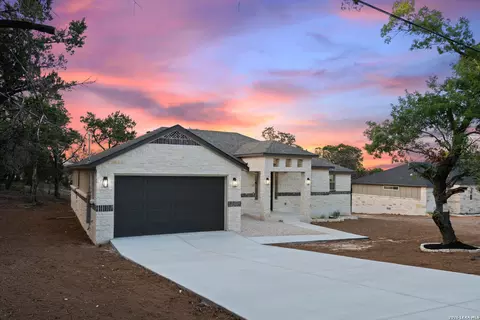 Exterior - 333 Eagle Rock Rd, Spring Branch, TX 78070 photo 4 of 10
