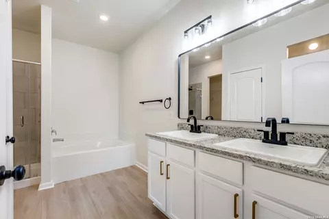 Bath - 15115 Escalante Pass, Von Ormy, TX 78073 photo 1 of 3