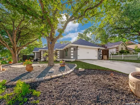 1933 Squire Cir, New Braunfels, TX 78130
