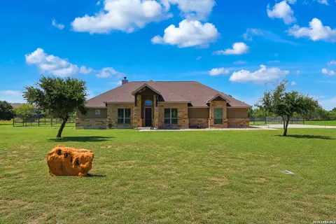 8918 New Sulphur Springs Rd, San Antonio, TX 78263
