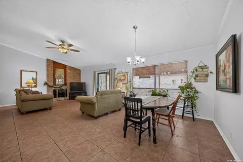 13206 Larkbrook St, San Antonio, TX 78233