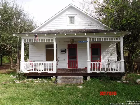 104 N 106 N Harrison St, Beeville, TX 78102