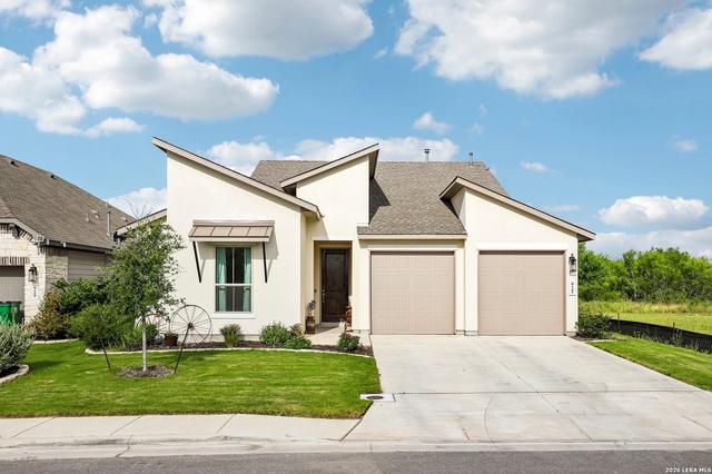 925 Nolte Bnd, Seguin, TX 78155