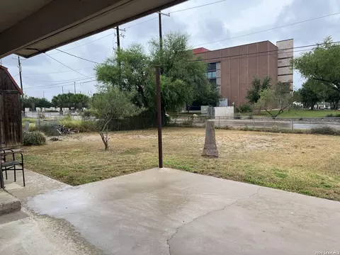 2362 Stanley Dr, Eagle Pass, TX 78852 photo 4