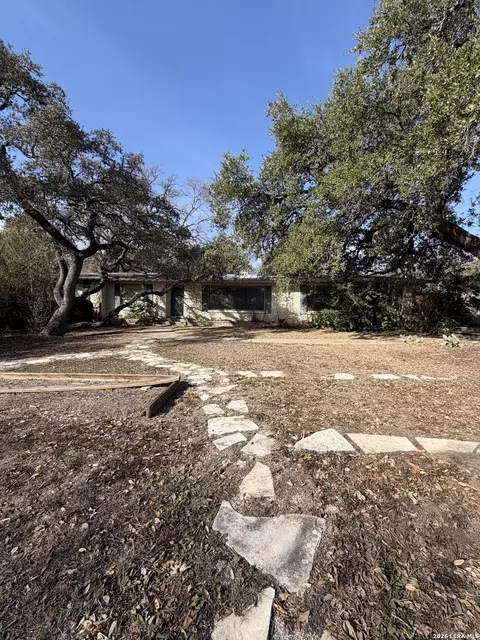 345 Burr Rd, Terrell Hills, TX 78209