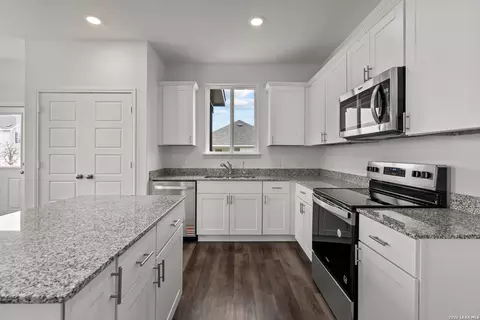 Kitchen - 1223 Toro Playa, Converse, TX 78109 photo 6 of 6