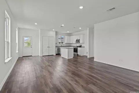 Living - 1223 Toro Playa, Converse, TX 78109 photo 3 of 5
