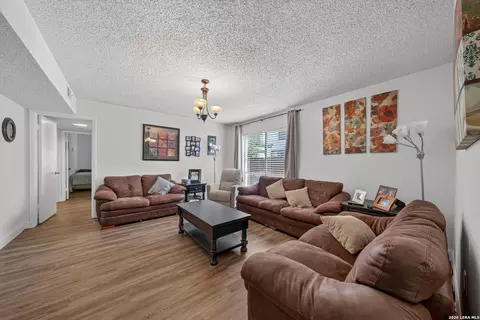 3803 Barrington #14A, San Antonio, TX 78217