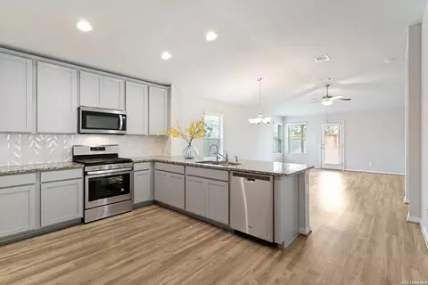 8603 Straight Oaks, San Antonio, TX 78254