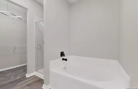 Bath - 15022 Harbor Lndg, Von Ormy, TX 78073 photo 3 of 4