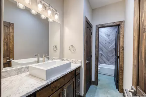 Bath - 422 Red Wright Rd, Leakey, TX 78873 photo 1 of 11