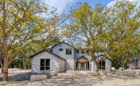 Exterior - 422 Red Wright Rd, Leakey, TX 78873 photo 16 of 18