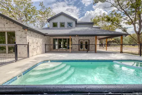 Exterior - 422 Red Wright Rd, Leakey, TX 78873 photo 8 of 18