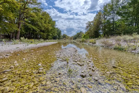 View/Area - 422 Red Wright Rd, Leakey, TX 78873 photo 1 of 5