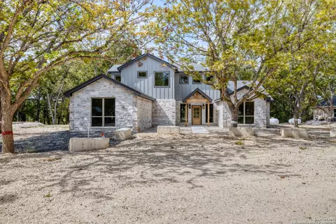 Exterior - 422 Red Wright Rd, Leakey, TX 78873 photo 3 of 18