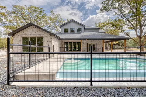 Exterior - 422 Red Wright Rd, Leakey, TX 78873 photo 7 of 18