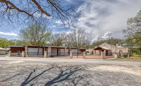 Exterior - 422 Red Wright Rd, Leakey, TX 78873 photo 14 of 18