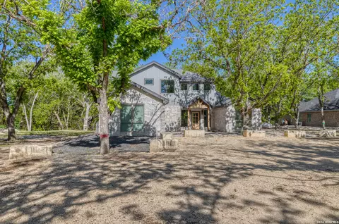 422 Red Wright Rd, Leakey, TX 78873