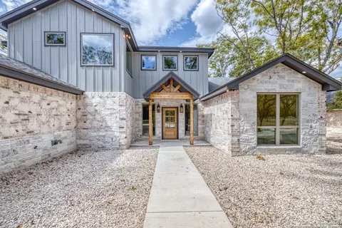 Exterior - 422 Red Wright Rd, Leakey, TX 78873 photo 12 of 18