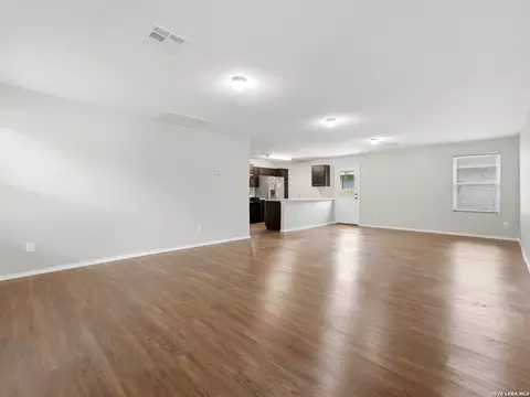 Living - 4714 Everett Loop, Converse, TX 78109 photo 2 of 5