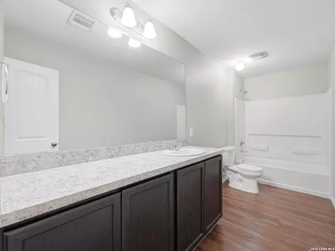 Bath - 4714 Everett Loop, Converse, TX 78109 photo 1 of 3