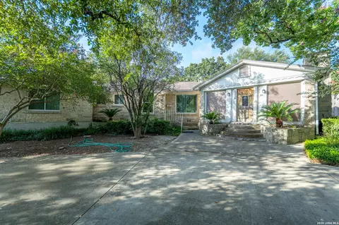 112 Tuttle Rd, Terrell Hills, TX 78209