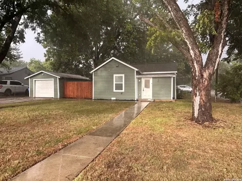 505 N Heideke, Seguin, TX 78155
