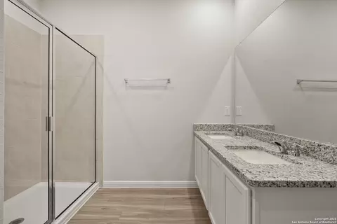 Bath - 3215 Katzer Ln, Converse, TX 78109 photo 3 of 3