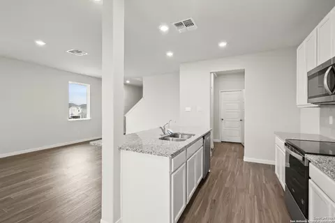 Entry Way - 3215 Katzer Ln, Converse, TX 78109 photo 1 of 2