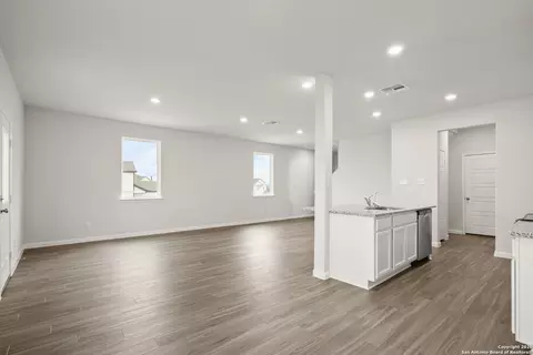 Living - 3215 Katzer Ln, Converse, TX 78109 photo 3 of 4