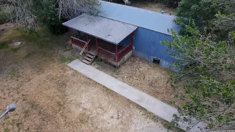 18490 La Gloria, Elmendorf, TX 78112