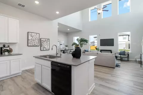 Kitchen - 2941 Leclerc Rd, Converse, TX 78109 photo 3 of 5