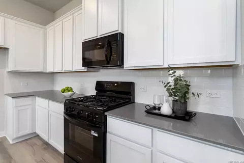 Kitchen - 2941 Leclerc Rd, Converse, TX 78109 photo 4 of 5