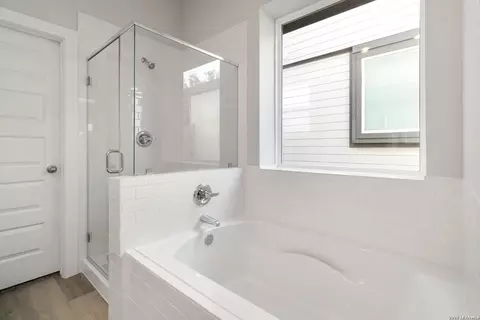 Bath - 2941 Leclerc Rd, Converse, TX 78109 photo 2 of 4
