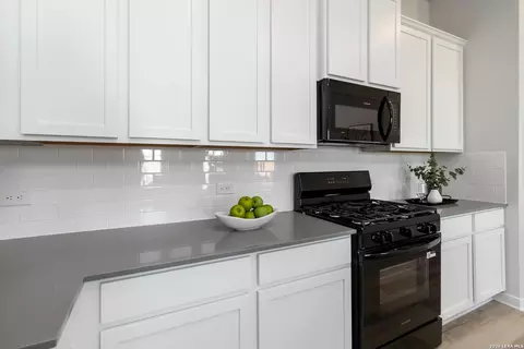 Kitchen - 2941 Leclerc Rd, Converse, TX 78109 photo 5 of 5