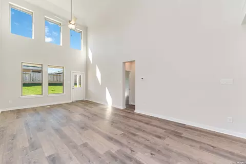 Living - 2969 Leclerc Rd, Converse, TX 78109 photo 2 of 5