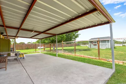 Exterior - 20051 Senior Rd, Von Ormy, TX 78073 photo 6 of 10