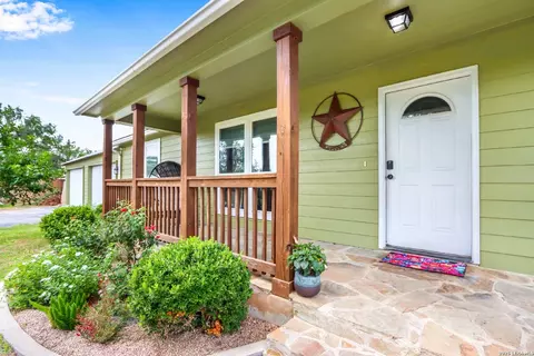 Exterior - 20051 Senior Rd, Von Ormy, TX 78073 photo 5 of 10