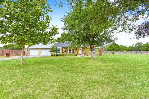 Exterior - 20051 Senior Rd, Von Ormy, TX 78073 photo 4 of 10