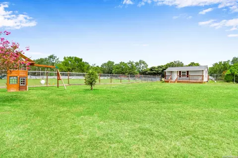 Exterior - 20051 Senior Rd, Von Ormy, TX 78073 photo 8 of 10
