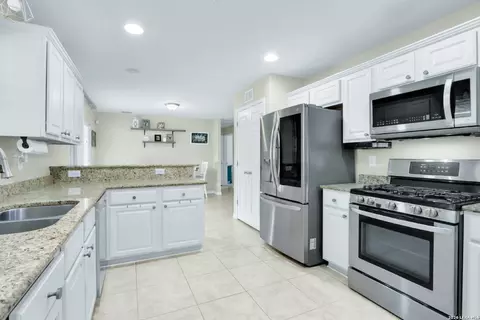 Kitchen - 20051 Senior Rd, Von Ormy, TX 78073 photo 2 of 2