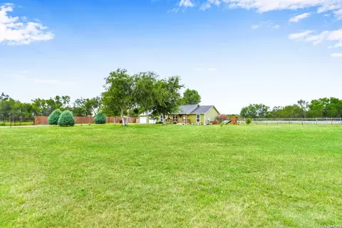Exterior - 20051 Senior Rd, Von Ormy, TX 78073 photo 10 of 10