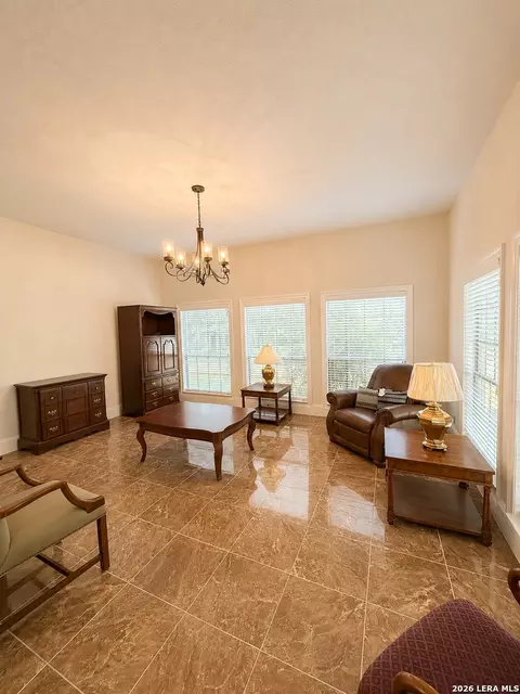5946 Woodridge Cv, San Antonio, TX 78249